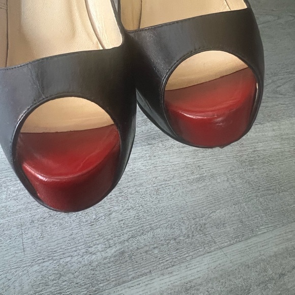Christian Louboutin heels 👠❌SOLD❌ - Picture 7 of 11